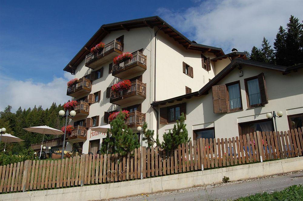 Hotel Rosa Wellness & Spa Vigo di Fassa Dış mekan fotoğraf